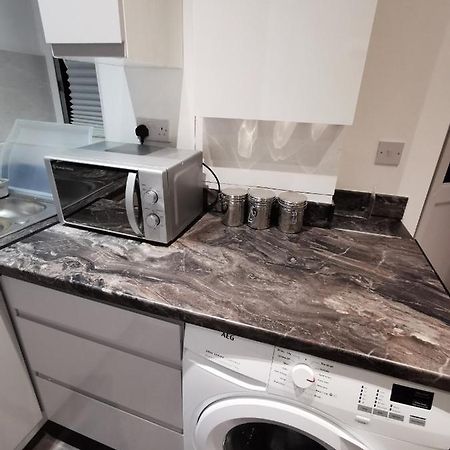 Studio Self Contained Double Bedroom Londres Exterior foto