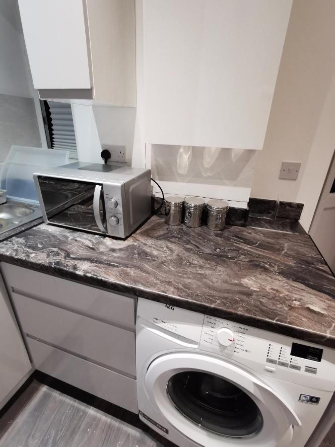 Studio Self Contained Double Bedroom Londres Exterior foto