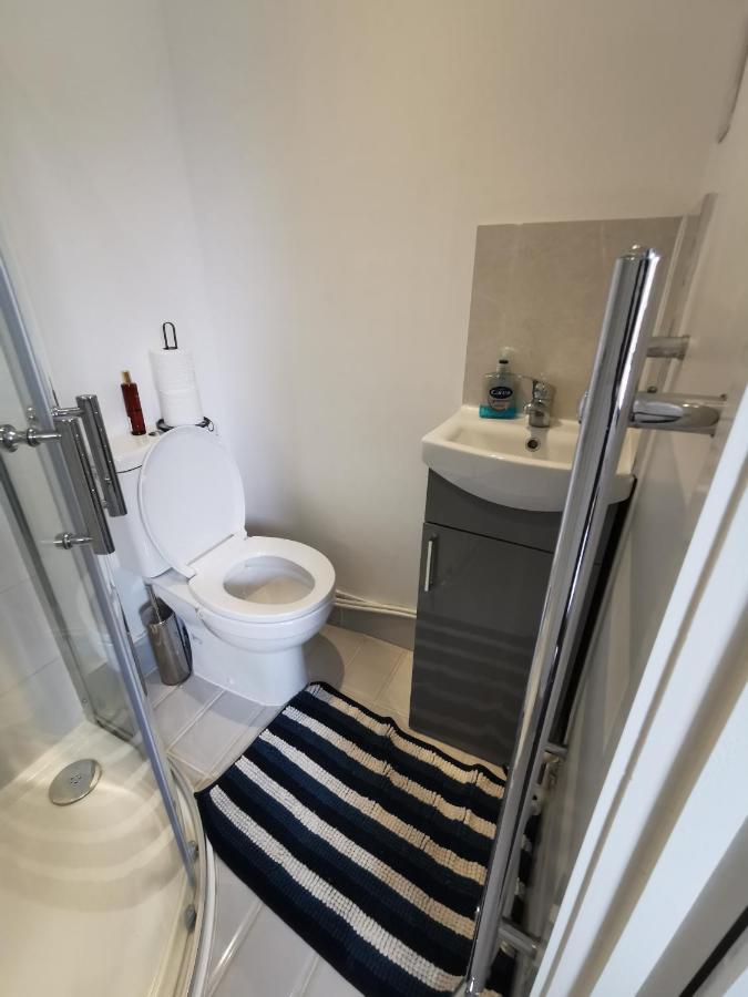 Studio Self Contained Double Bedroom Londres Exterior foto